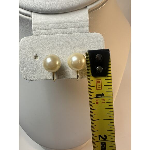 Vintage Faux Pearl Stud Earrings Classic Round Silver Tone Elegant - Picture 5 of 7